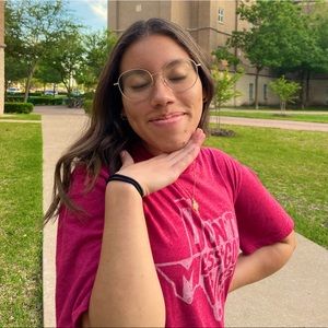 Meet your Posher, Priscilla